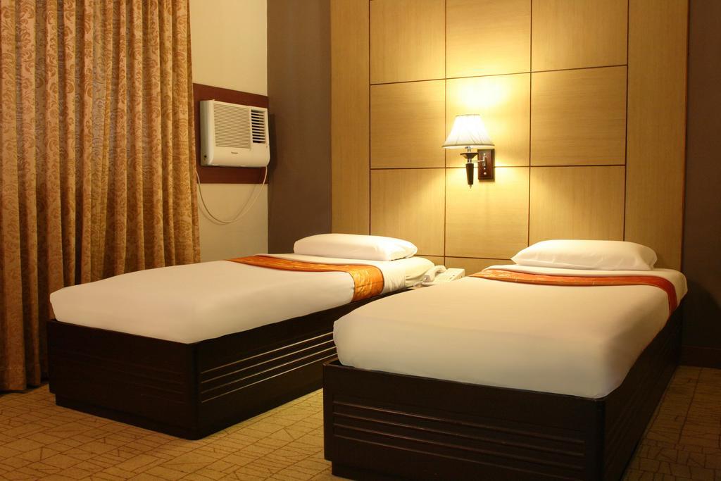 Hotel Riviera Mansion Manila